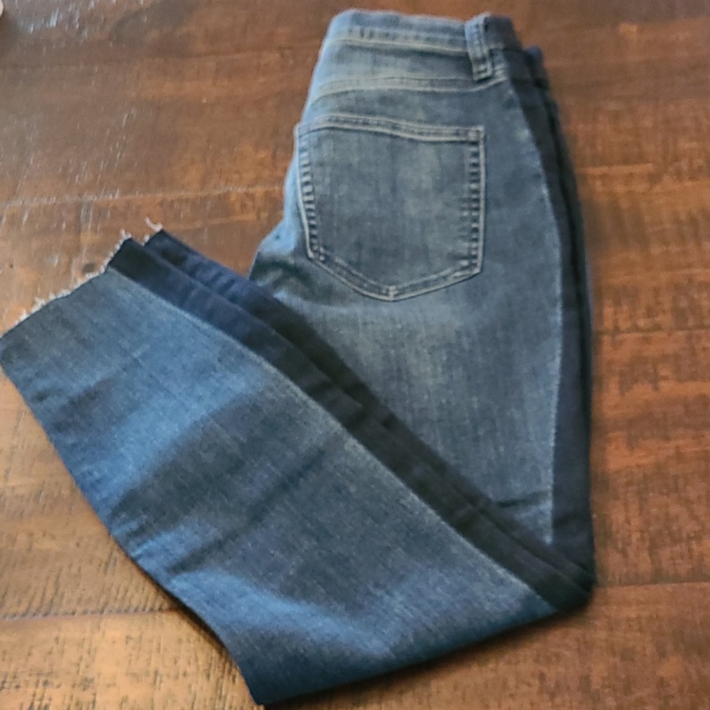 Amazing Gap Jeans NWOT.  28 petite
